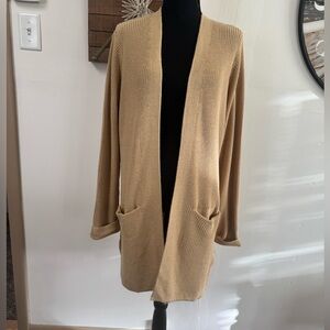 Sz M tan Gap long sleeve cardigan NWT color is Safari.